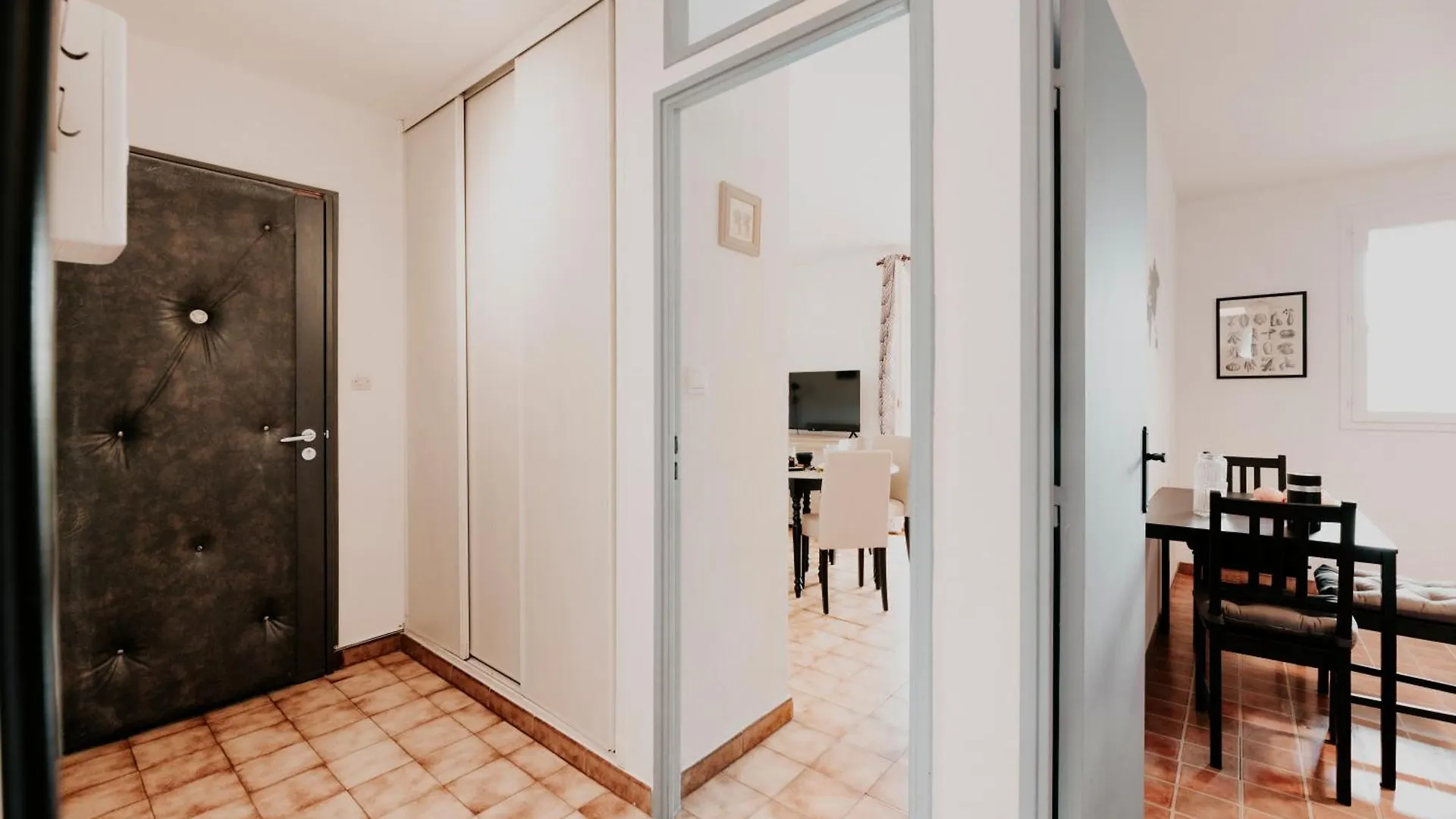 Appartement T2 55m2 Climatisé Proche plages Centre ville La Londe-les-Maures